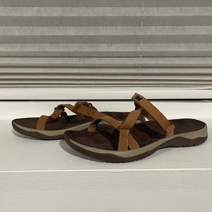 Teva Women’s Elzada Slide Lea Sandal